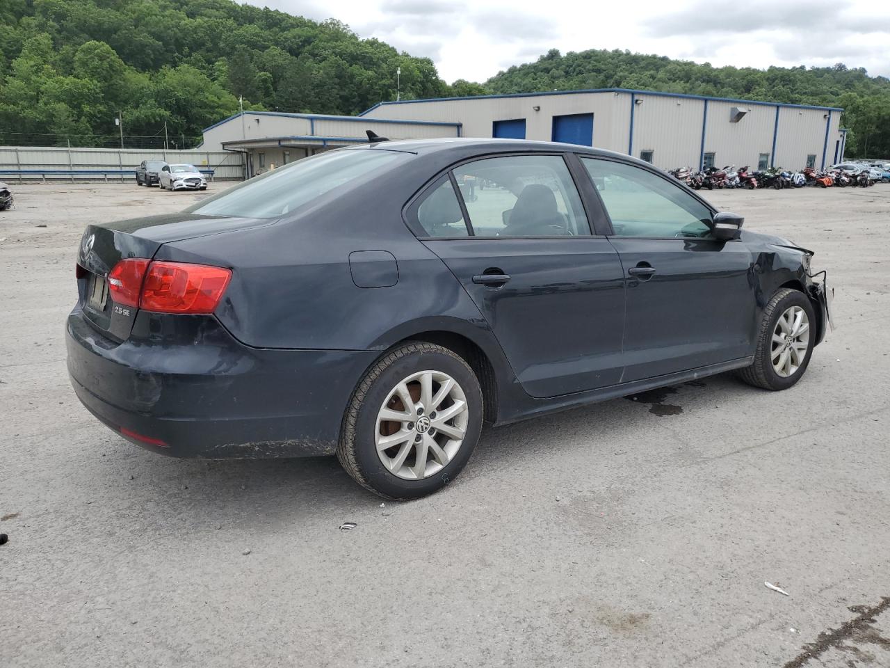 3VWBZ7AJ5BM375037 2011 Volkswagen Jetta Se