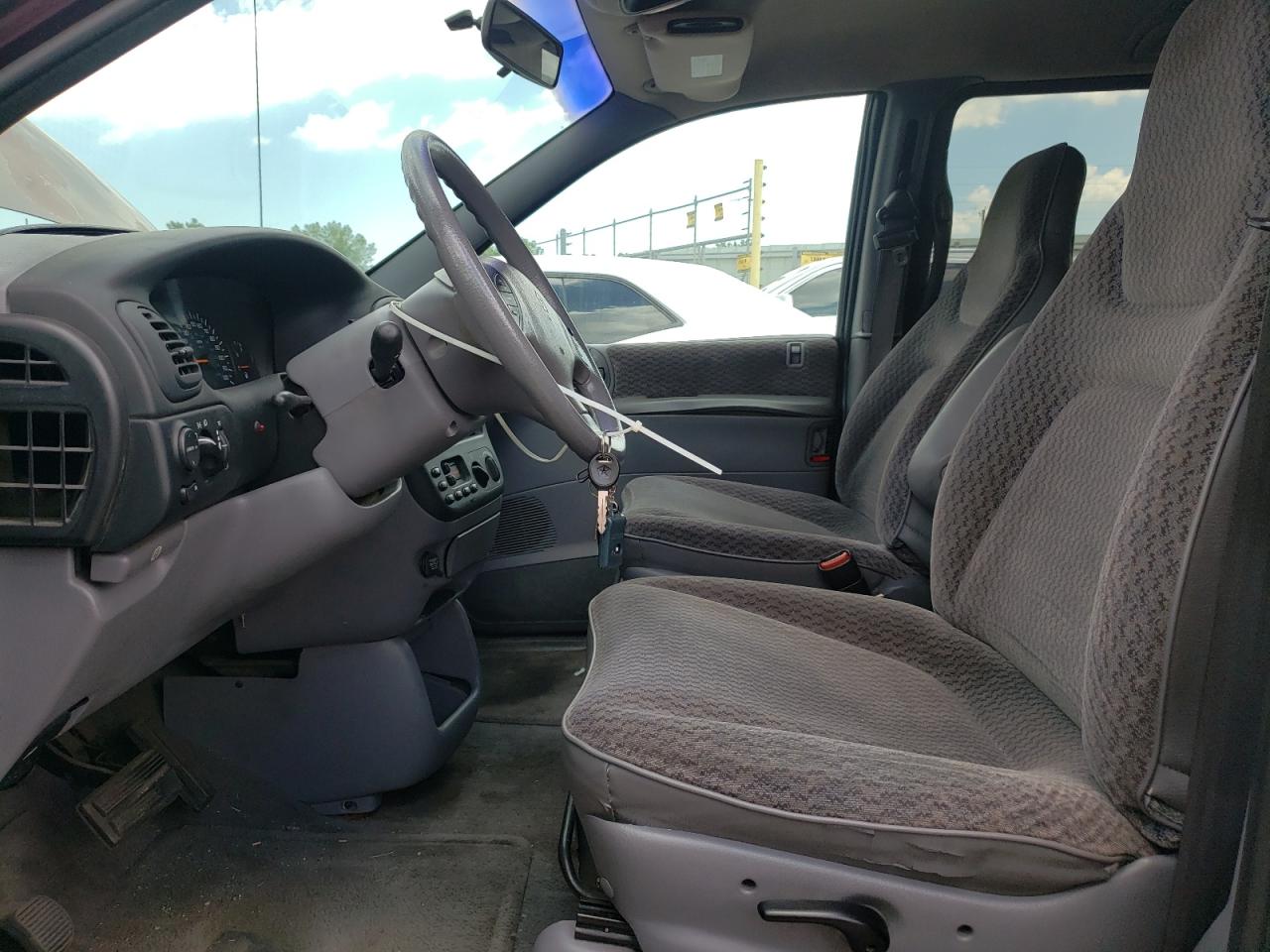 1B4GP44G5WB773419 1998 Dodge Grand Caravan Se