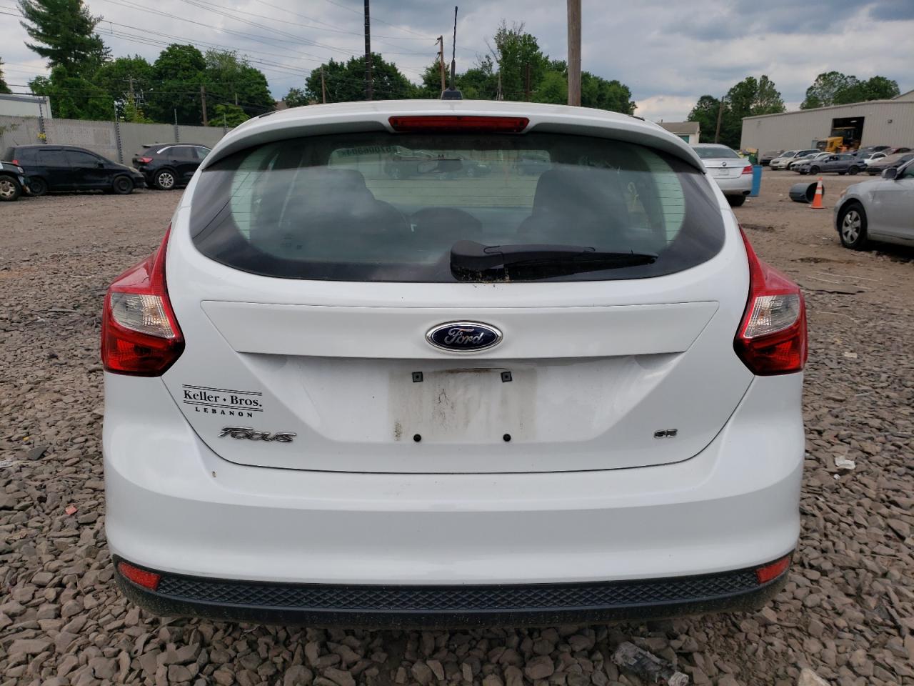 1FADP3K28EL402485 2014 Ford Focus Se