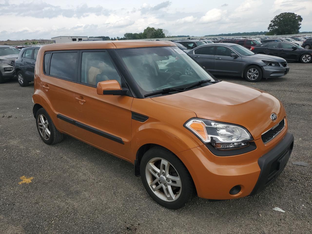 KNDJT2A21B7226792 2011 Kia Soul +