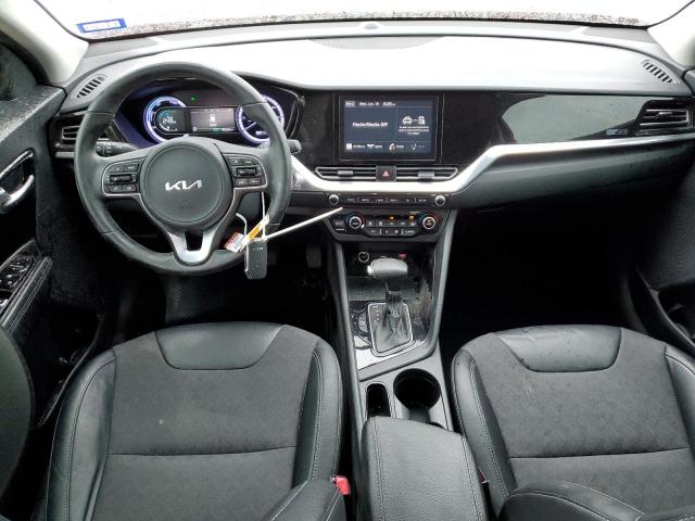 KNDCB3LC2N5501402 Kia Niro LX 8