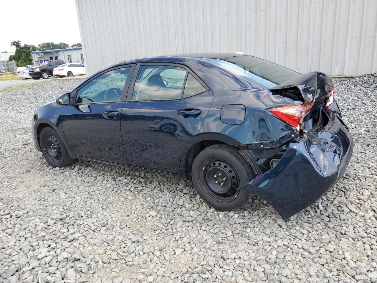 2018 Toyota Corolla L vin: 5YFBURHE5JP846049