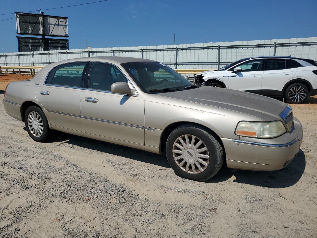 1LNHM81W15Y626007 2005 Lincoln Town Car Signature