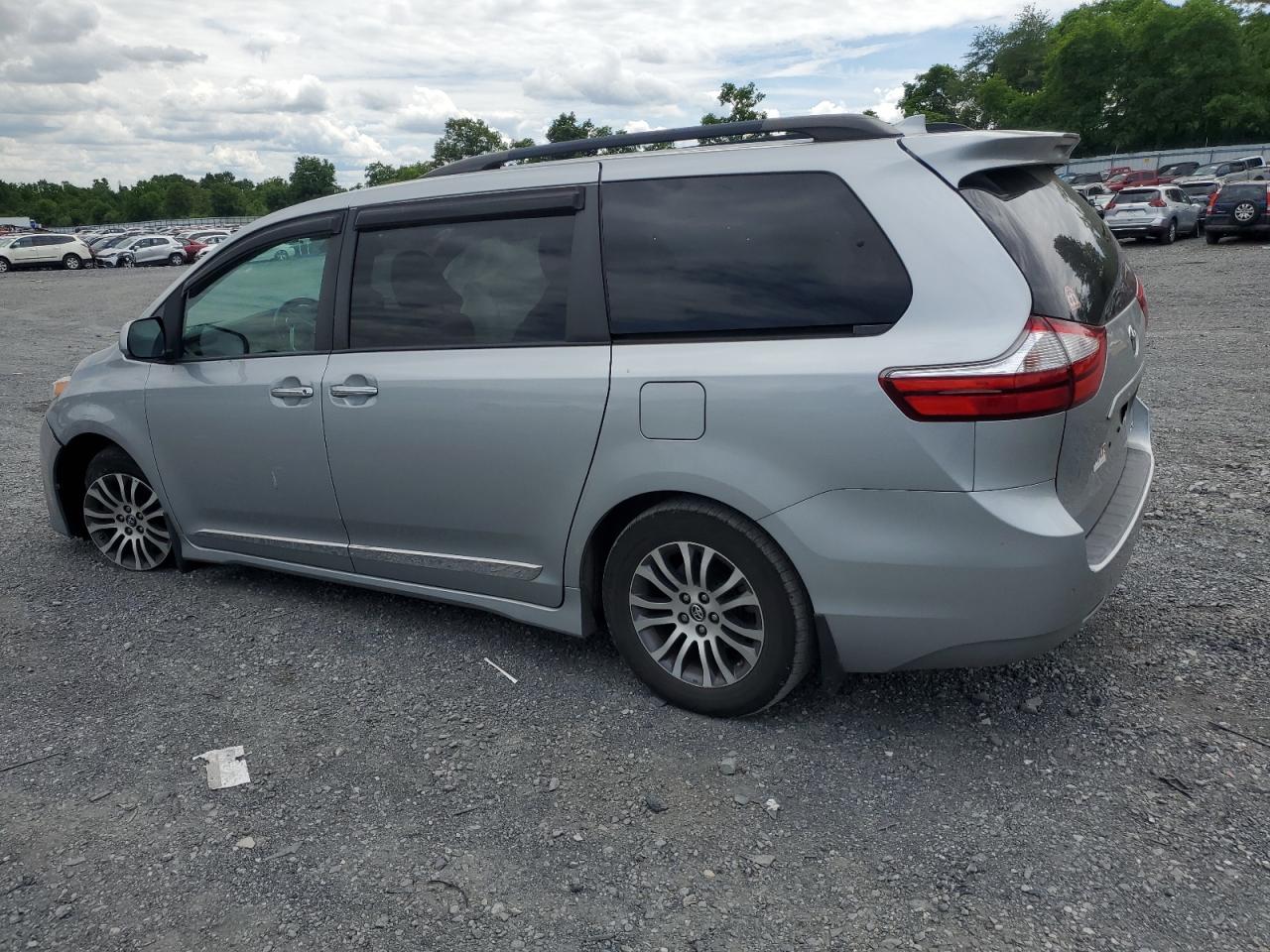 5TDYZ3DC1KS974312 2019 Toyota Sienna Xle