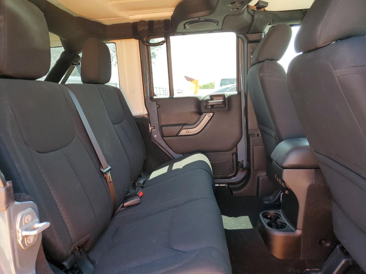 1C4BJWDG7EL172046 2014 Jeep Wrangler Unlimited Sport