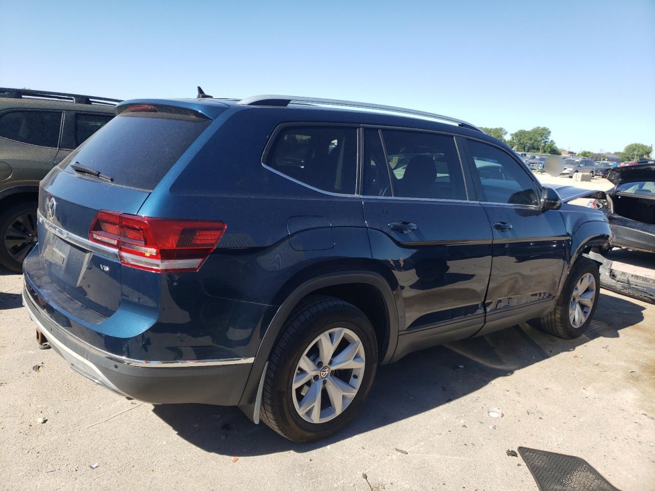 2018 Volkswagen Atlas Sel vin: 1V2ER2CA2JC517343