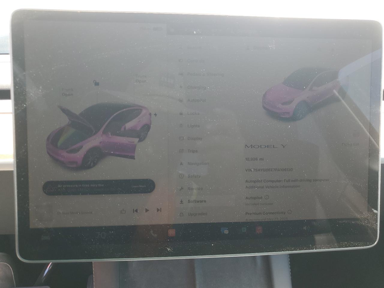 2023 Tesla Model Y vin: 7SAYGDEE7PA106130