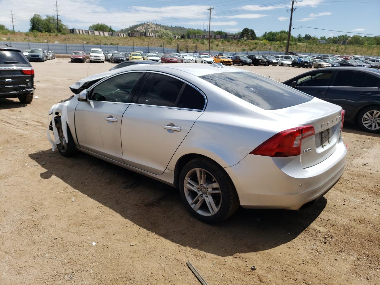 2015 Volvo S60 Premier vin: YV140MFB2F1302940