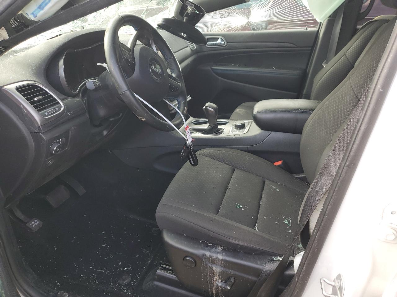 1C4RJFAG1KC636947 2019 Jeep Grand Cherokee Laredo