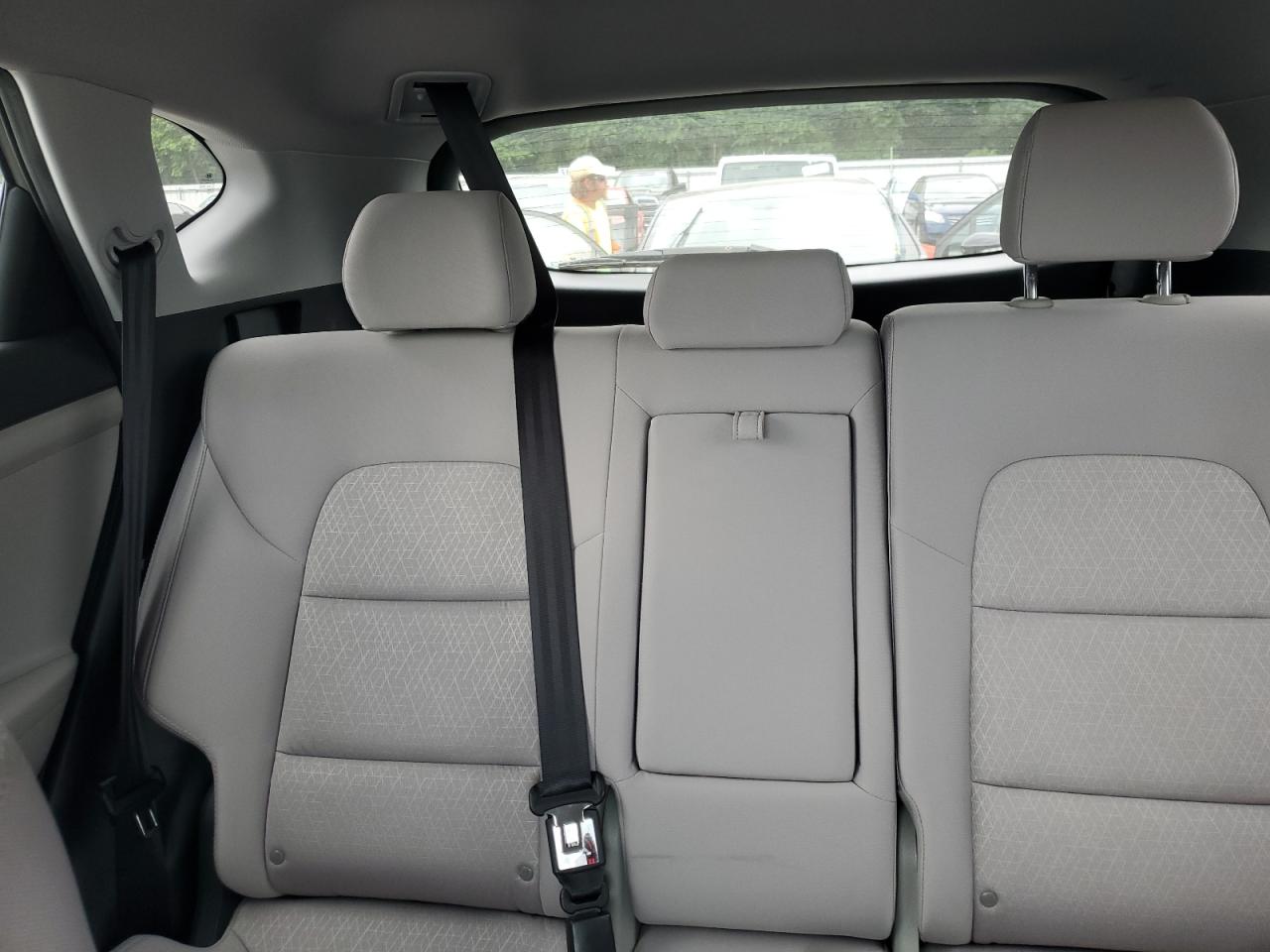 KM8J2CA40JU703086 2018 Hyundai Tucson Se