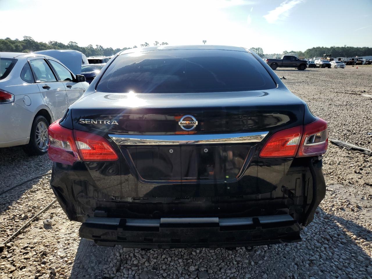 2019 Nissan Sentra S vin: 3N1AB7APXKY271081