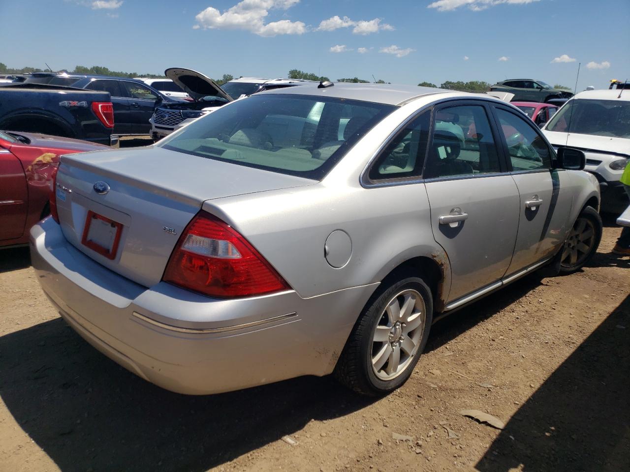 Lot #2945515119 2007 FORD FIVE HUNDR