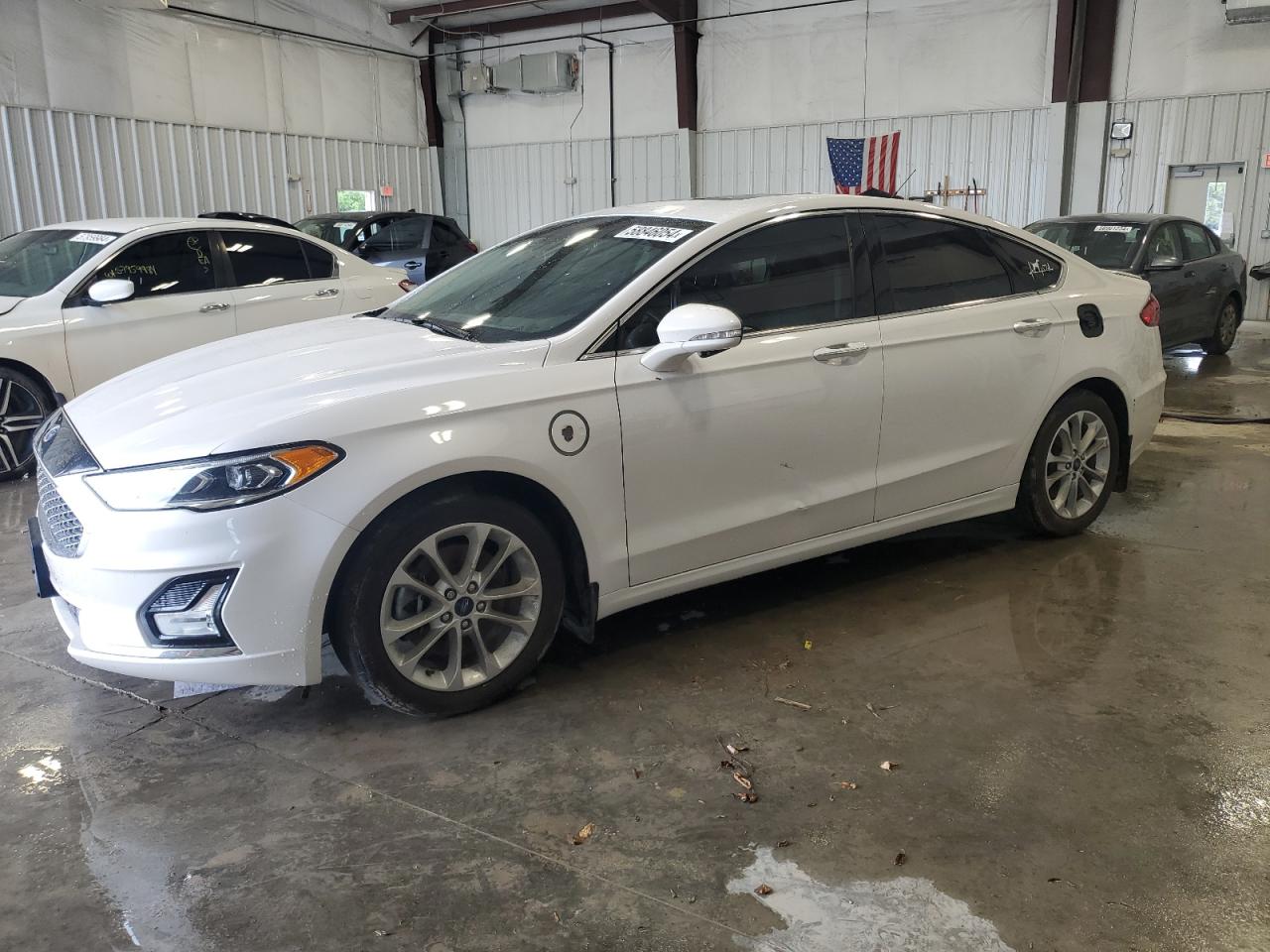 3FA6P0SU5KR236318 2019 Ford Fusion Titanium