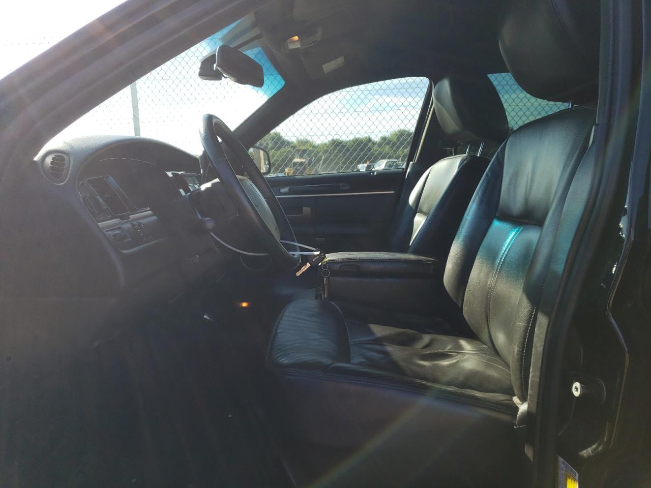 2LNBL8EV3BX765495 2011 Lincoln Town Car Executive L