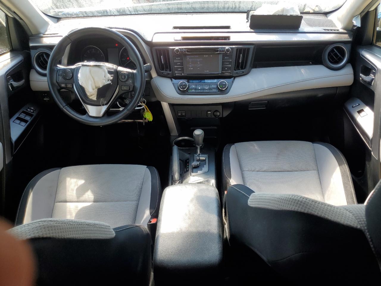 JTMRFREV8HD216858 TOYOTA RAV4 2017