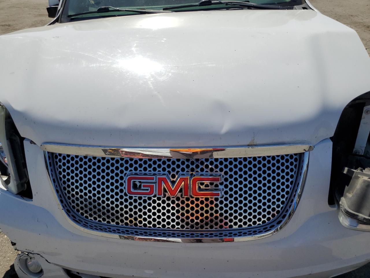 1GKS1EEF4CR167546 2012 GMC Yukon Denali