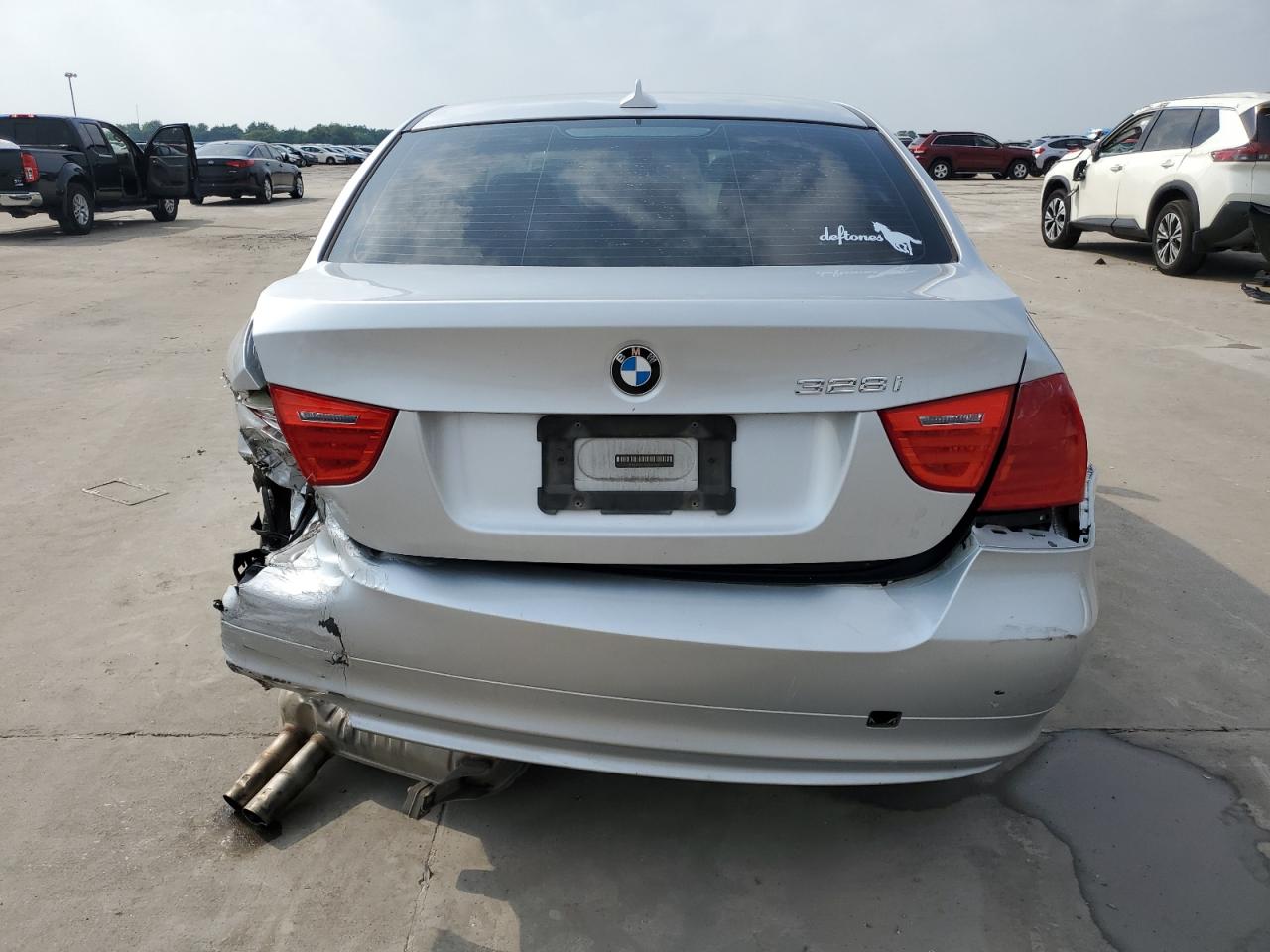 WBAPH7C5XBE674585 2011 BMW 328 I