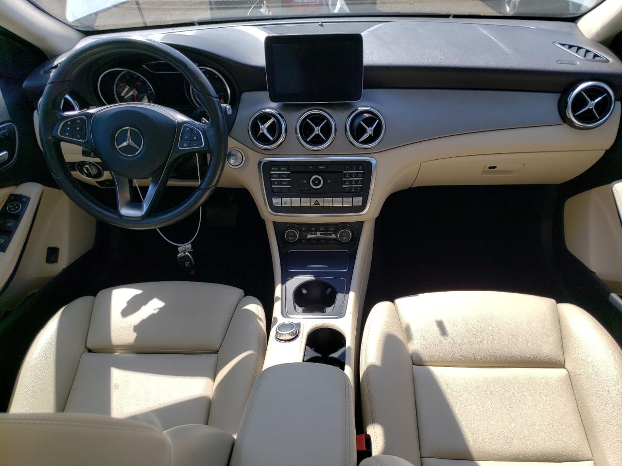 WDCTG4GBXJJ389646 2018 Mercedes-Benz Gla 250 4Matic