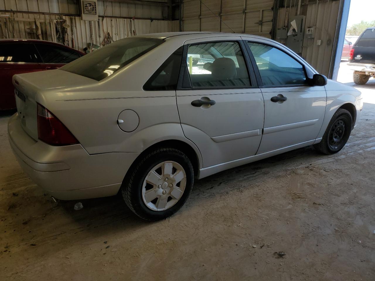 1FAFP34NX7W127445 2007 Ford Focus Zx4