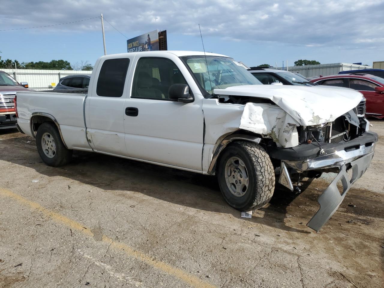 1GCEC19V04E383951 2004 Chevrolet Silverado C1500