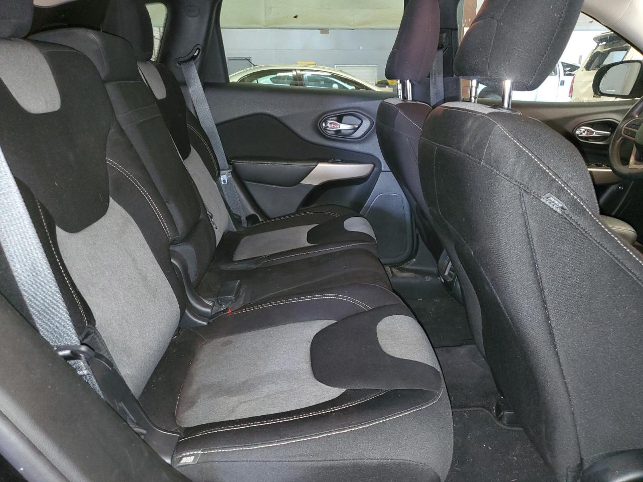 1C4PJMCX3JD547673 2018 Jeep Cherokee Latitude