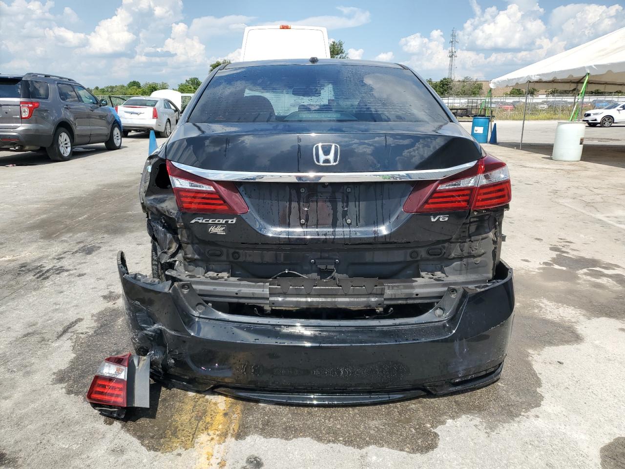 1HGCR3F88GA003686 HONDA ACCORD 2016