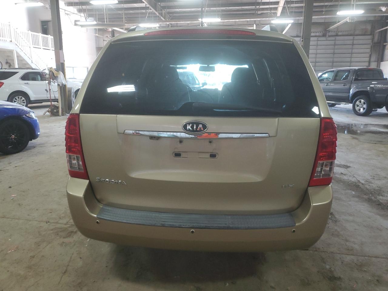 KNDMH4C79B6387271 2011 Kia Sedona Ex