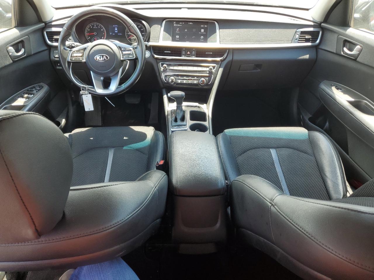 5XXGT4L32LG419117 2020 Kia Optima Lx