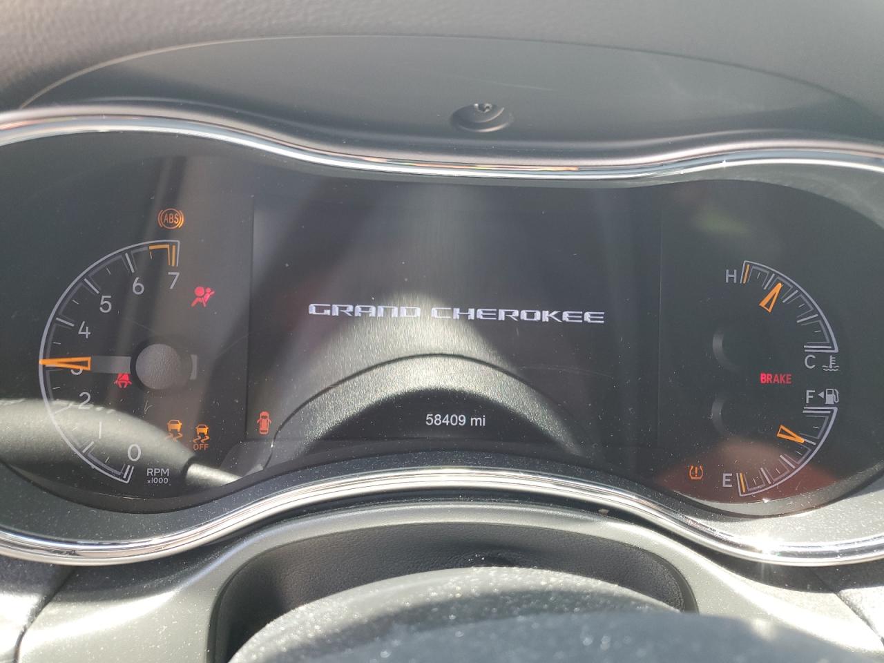 1C4RJFAG3LC243923 2020 Jeep Grand Cherokee Laredo