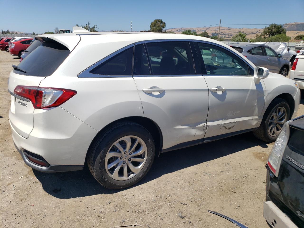 5J8TB3H38JL008212 2018 Acura Rdx