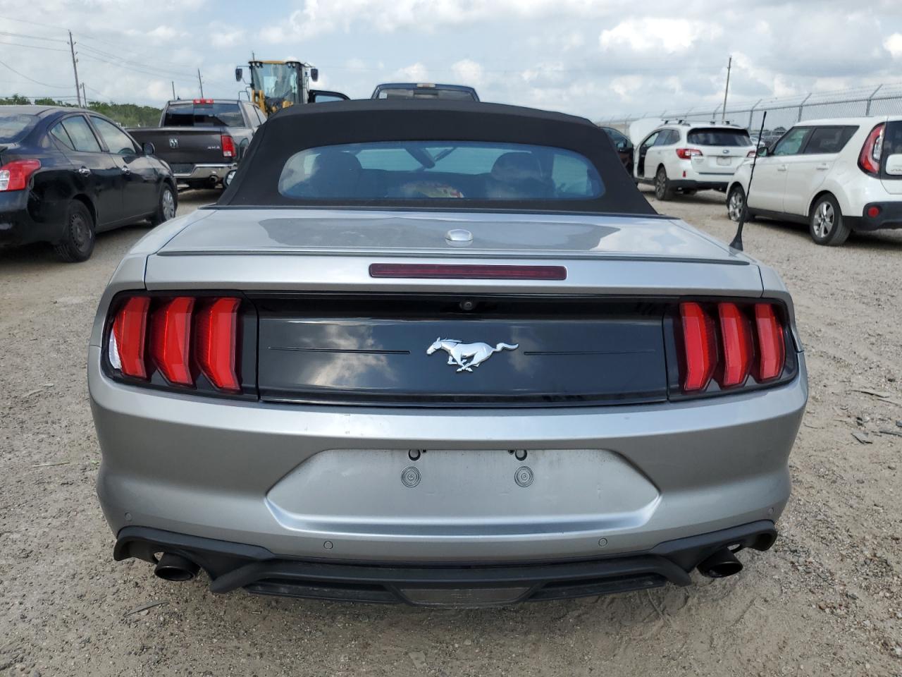 1FATP8UH8L5101601 2020 Ford Mustang