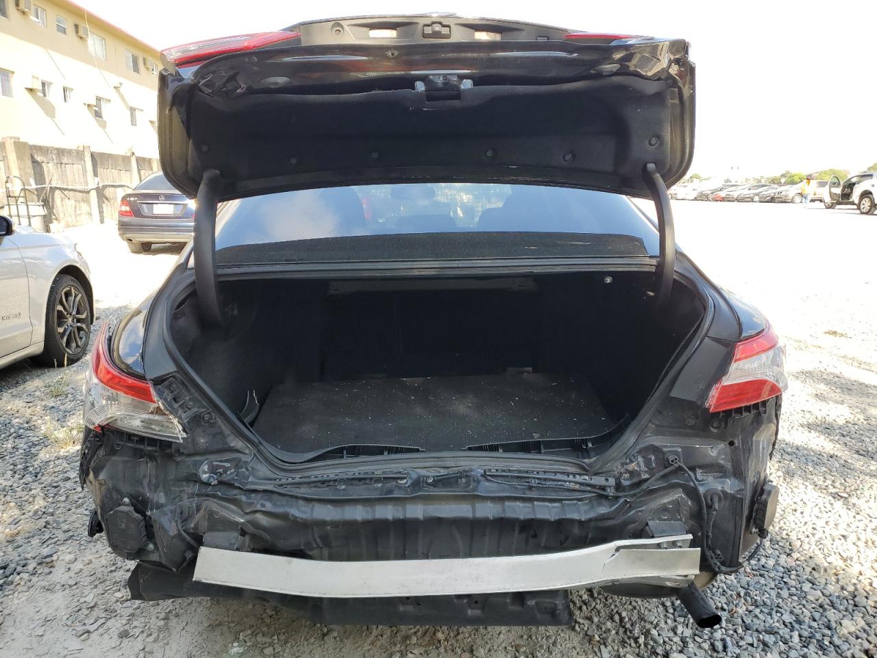 4T1B11HK6JU551749 TOYOTA CAMRY 2018