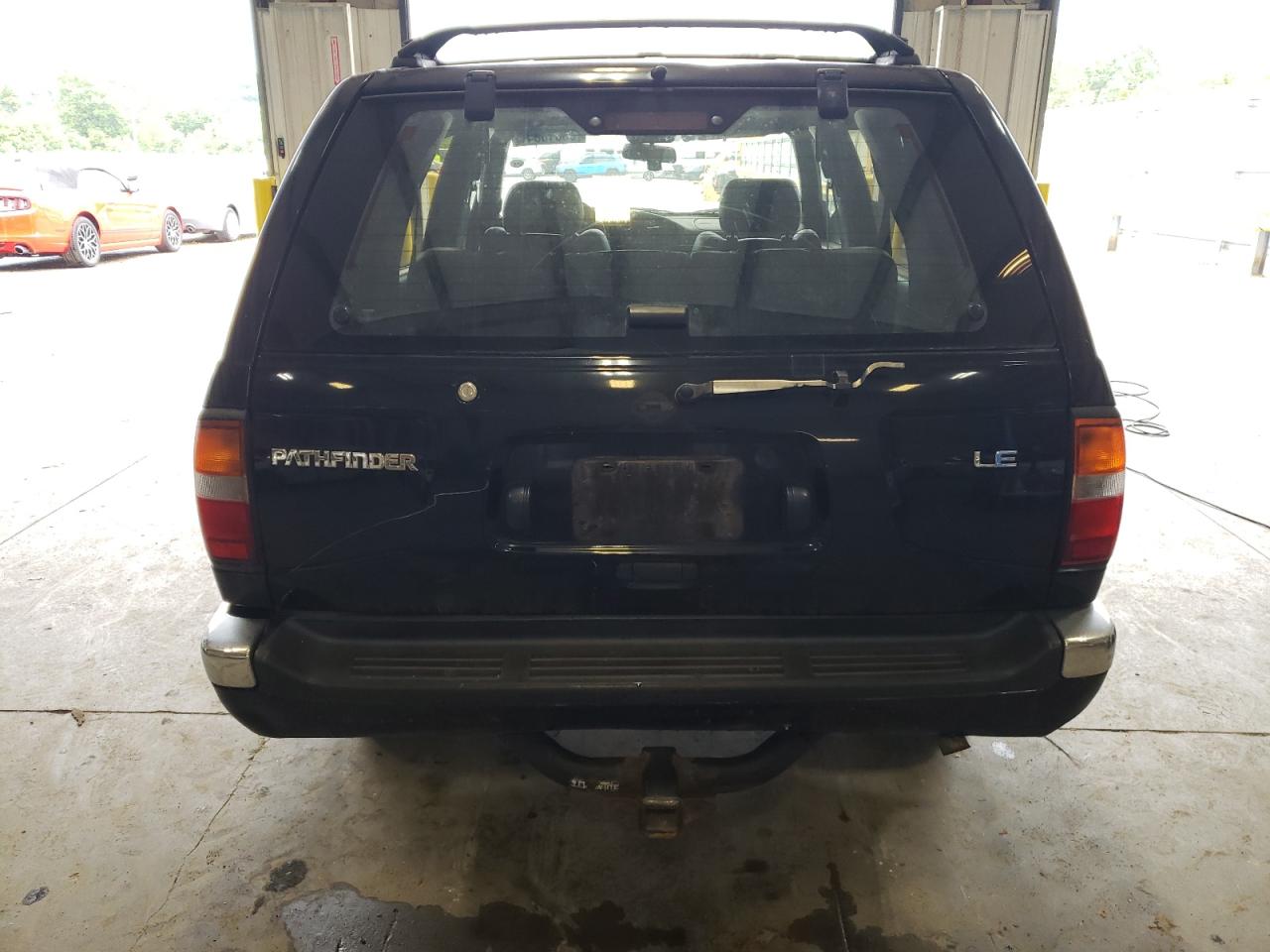 JN8AR05Y8WW266076 1998 Nissan Pathfinder Le