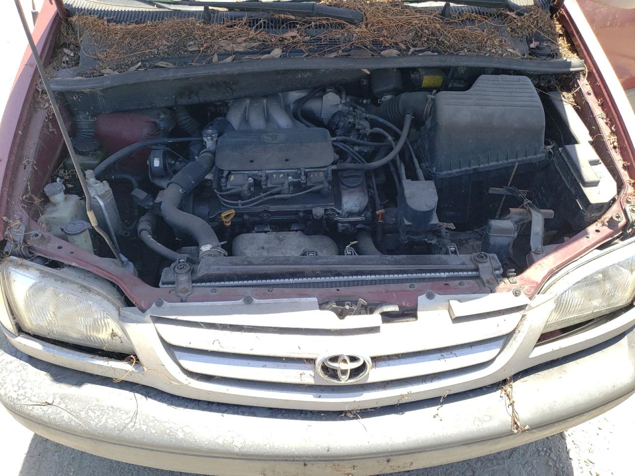 4T3ZF13C2WU007053 1998 Toyota Sienna Le