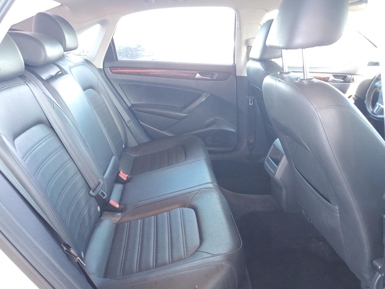 1VWCH7A38CC036204 2012 Volkswagen Passat Sel