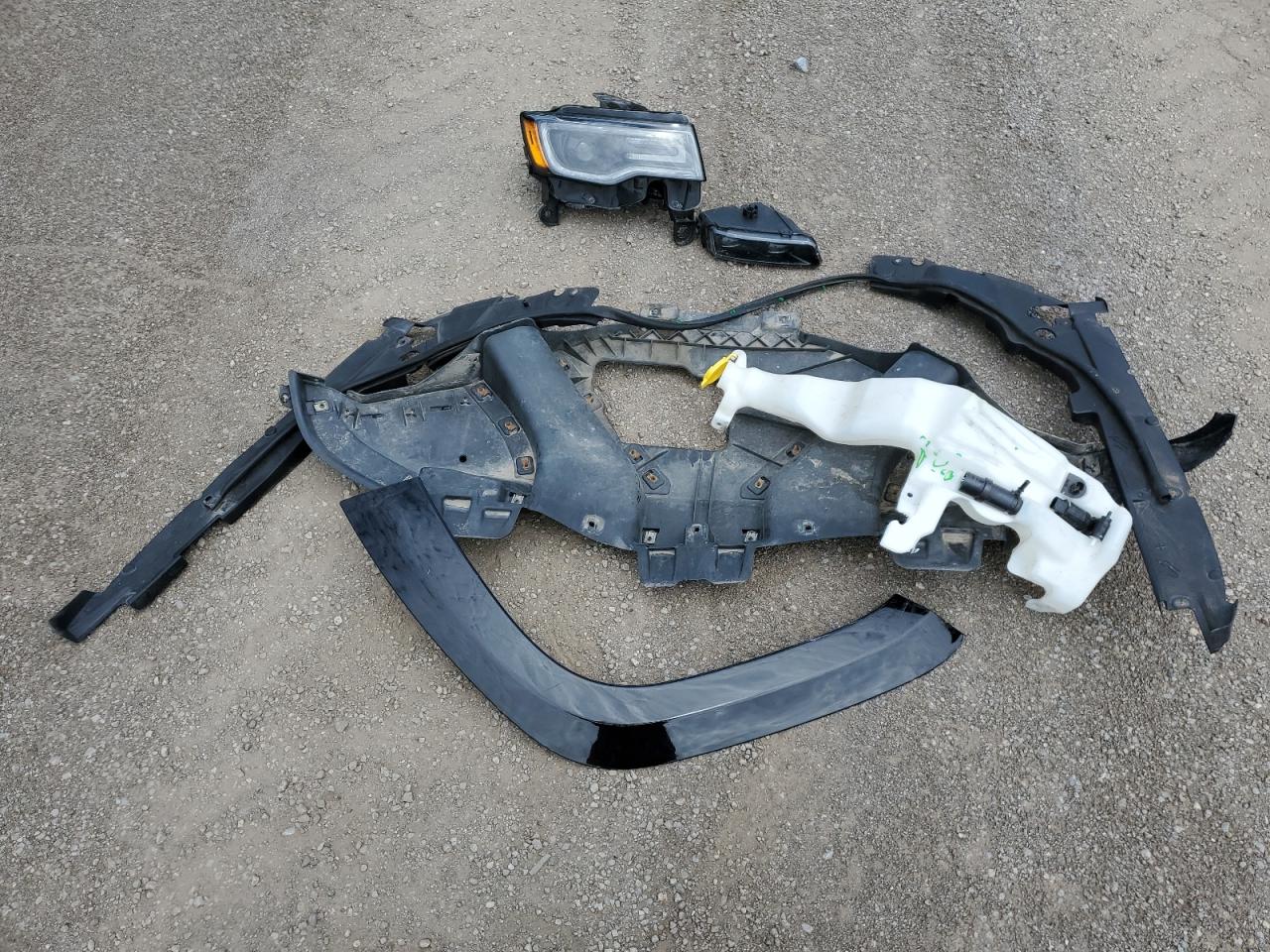 1C4RJFDJ0JC457188 2018 Jeep Grand Cherokee Srt-8