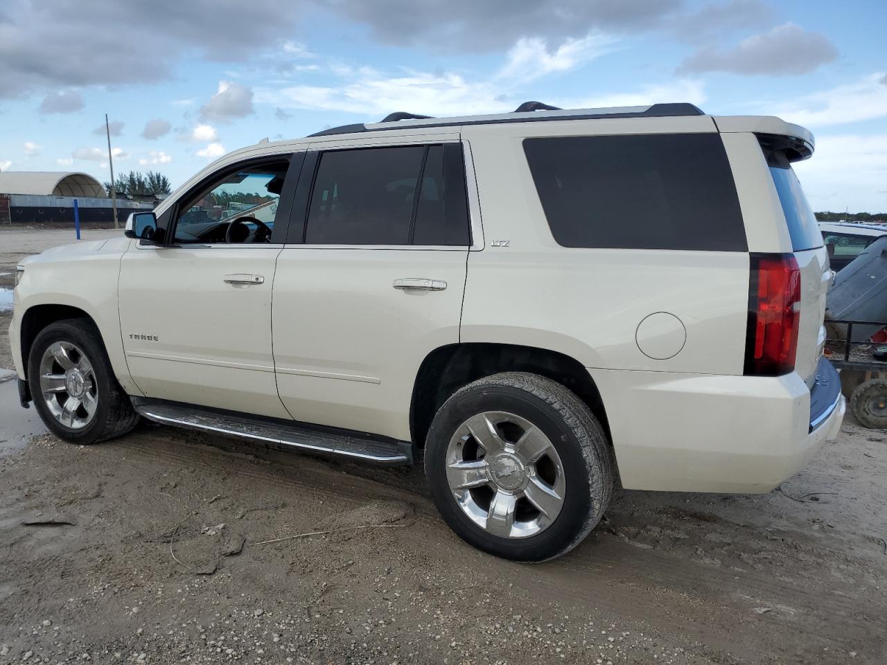 2015 Chevrolet Tahoe K1500 Ltz vin: 1GNSKCKC9FR591663