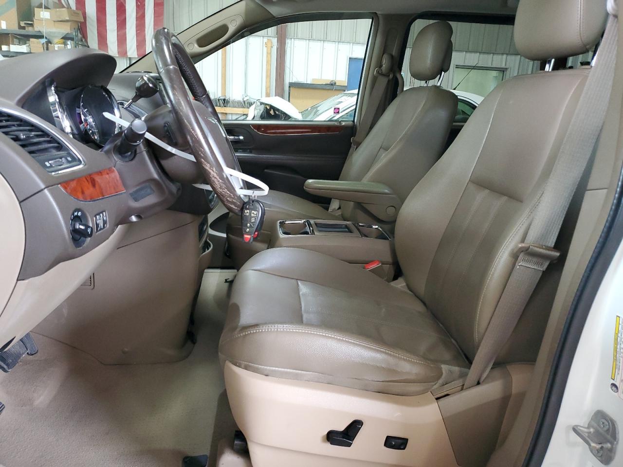 2C4RC1BG5ER325688 2014 Chrysler Town & Country Touring