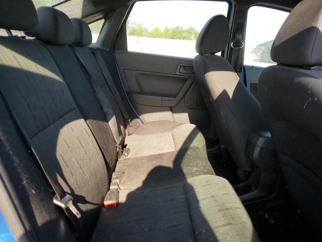 1FAHP3FN1AW292619 2010 Ford Focus Se