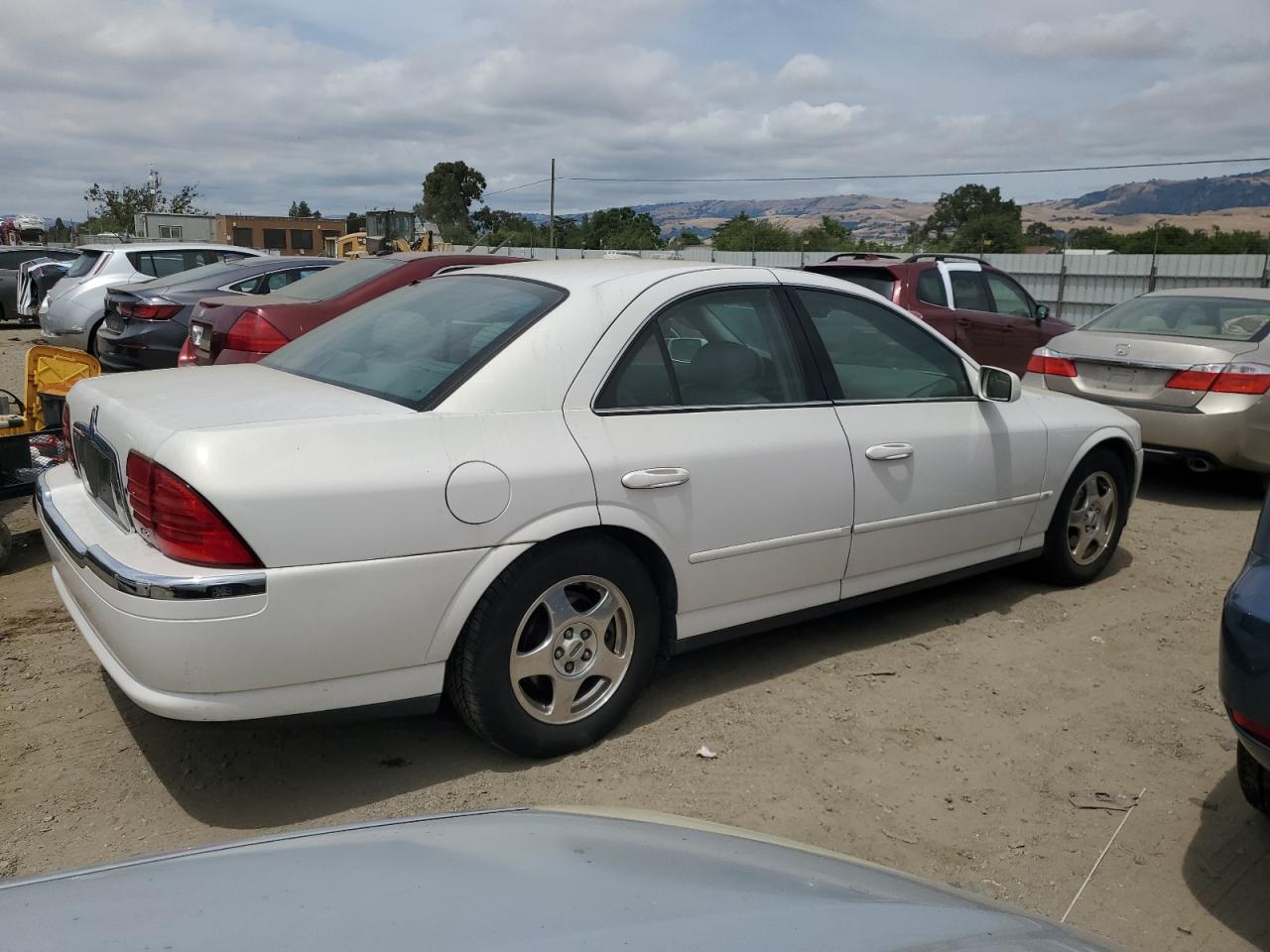 1LNHM87A7YY850446 2000 Lincoln Ls