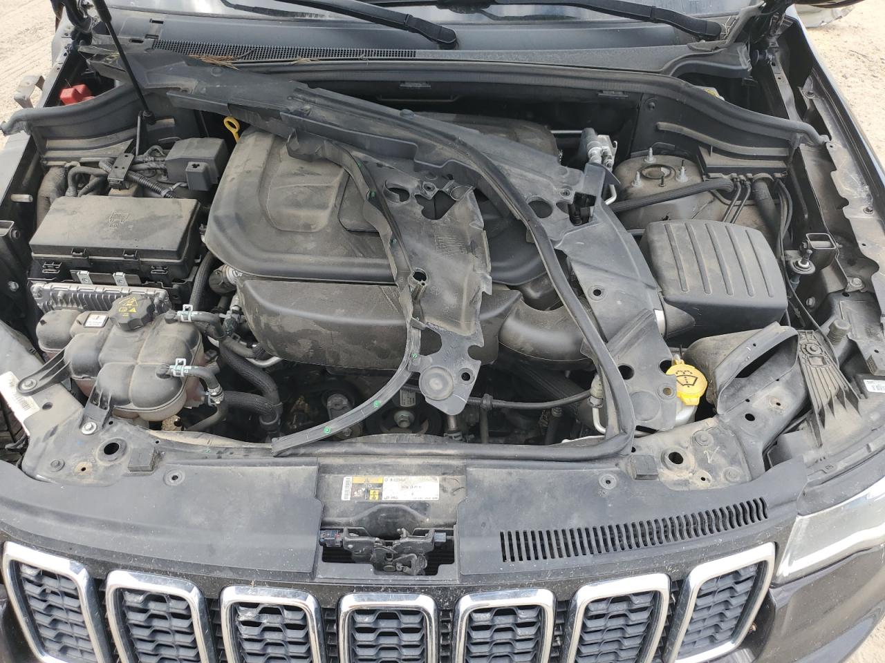 1C4RJFBG5HC605501 2017 Jeep Grand Cherokee Limited