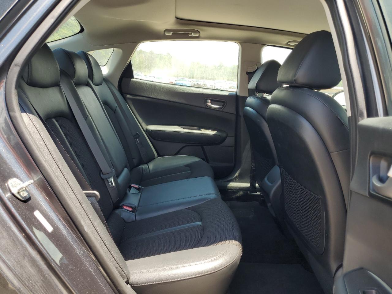 5XXGT4L32LG419117 2020 Kia Optima Lx