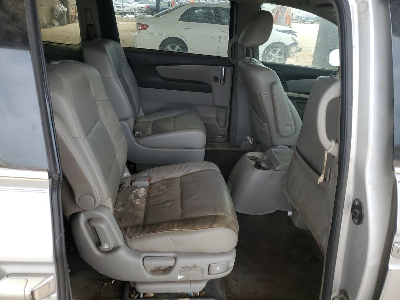 2014 Honda Odyssey Touring vin: 5FNRL5H92EB115626