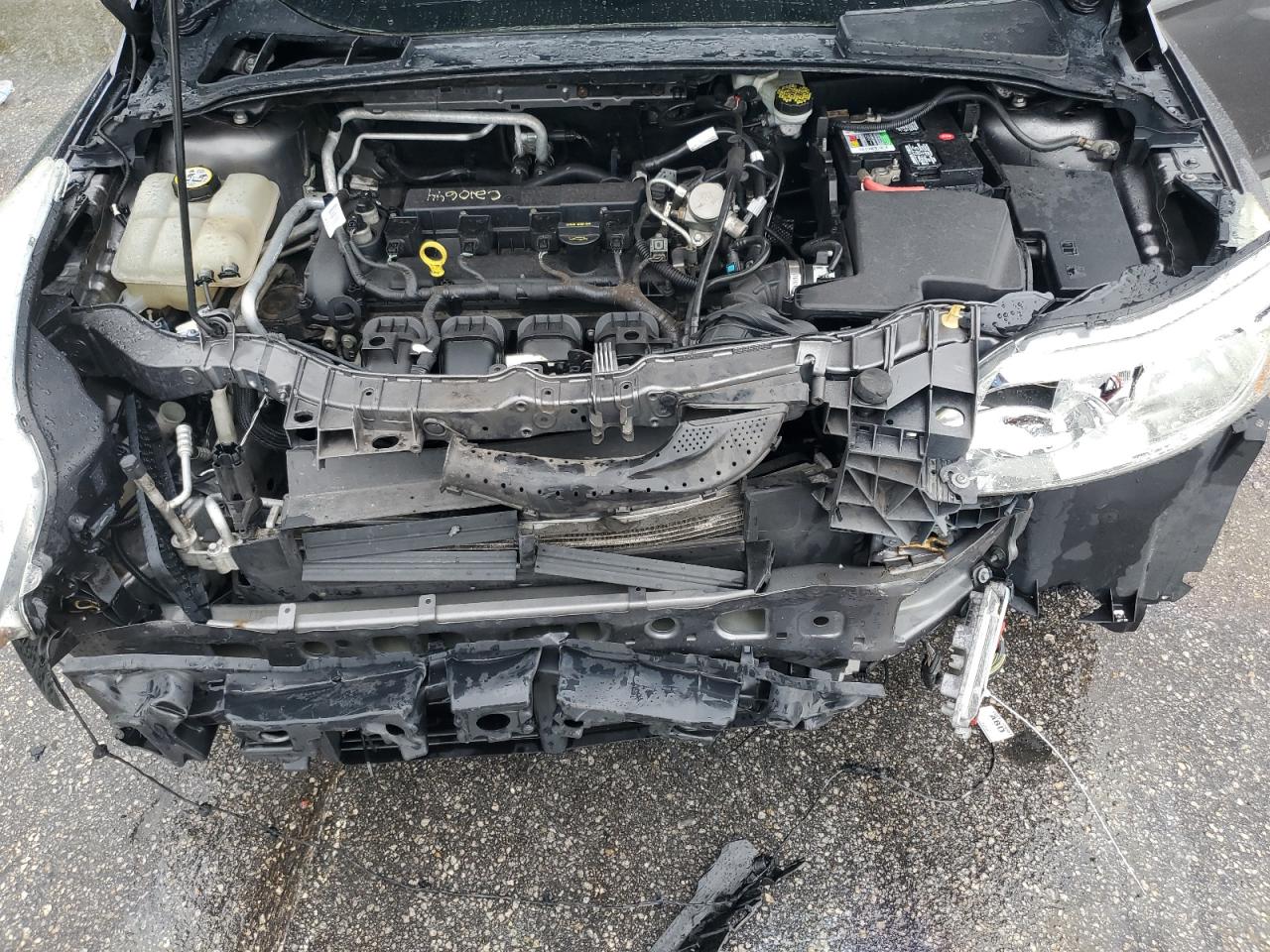 1FAHP3F20CL337639 2012 Ford Focus Se