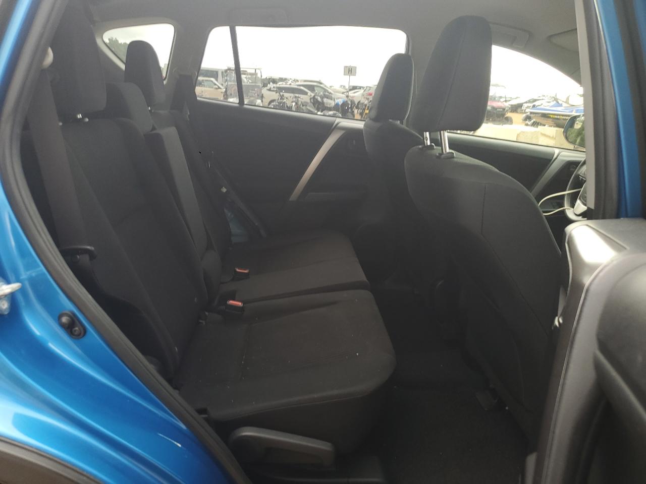 JTMZFREV2HJ719500 2017 Toyota Rav4 Le