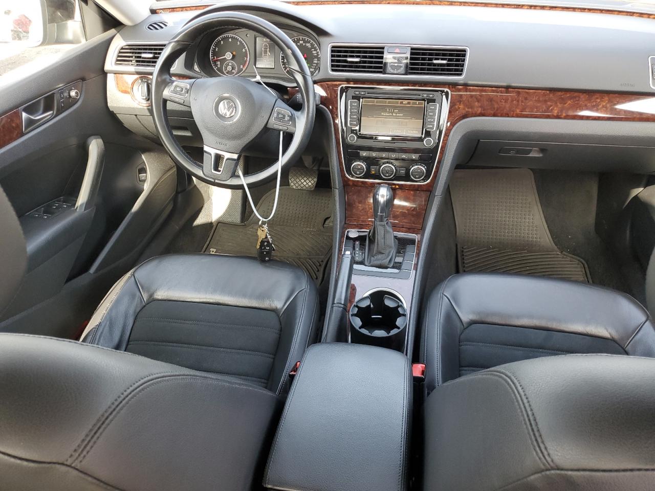 1VWCP7A32DC015479 2013 Volkswagen Passat Sel