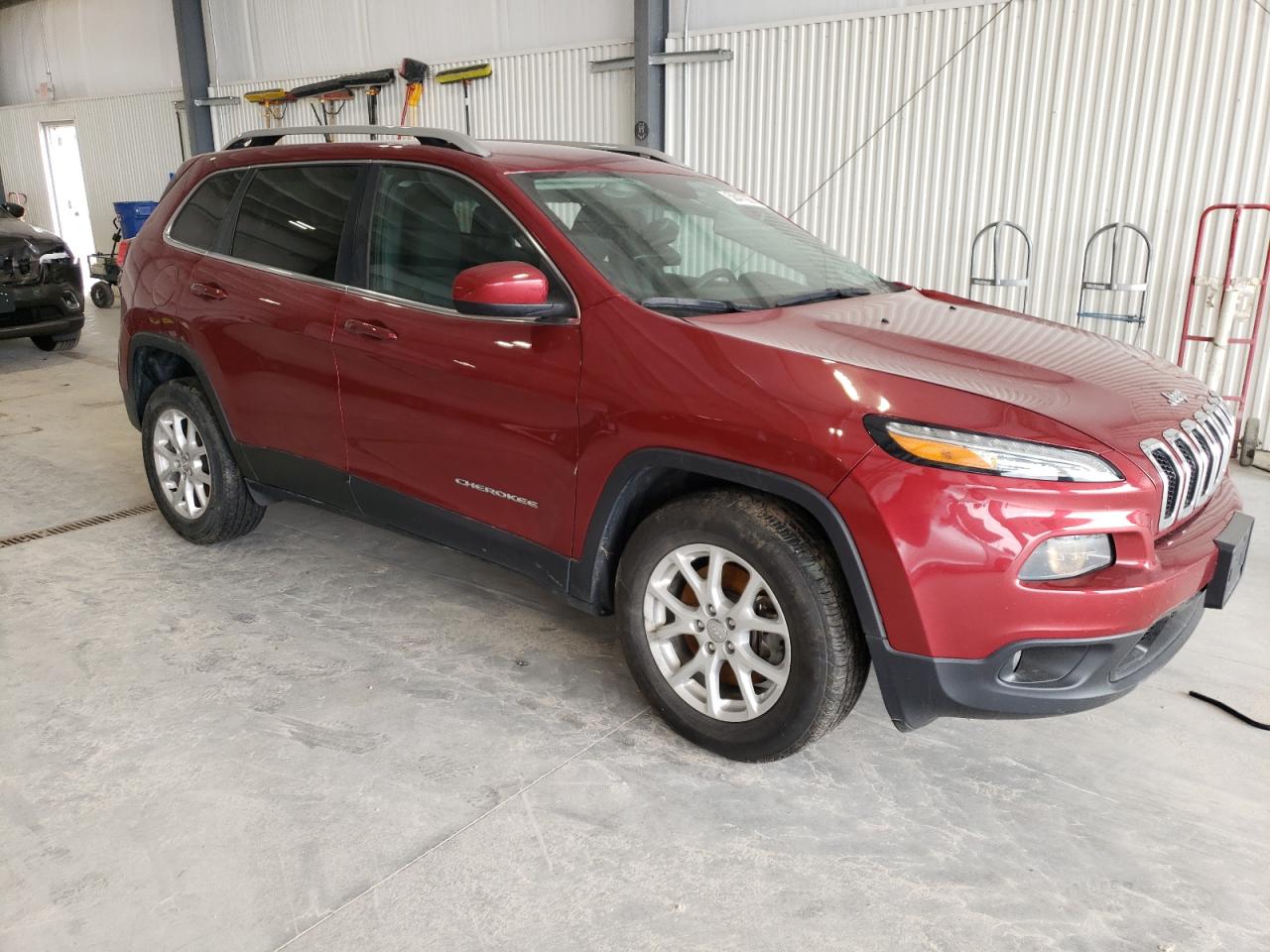 1C4PJMCB3GW301773 2016 Jeep Cherokee Latitude