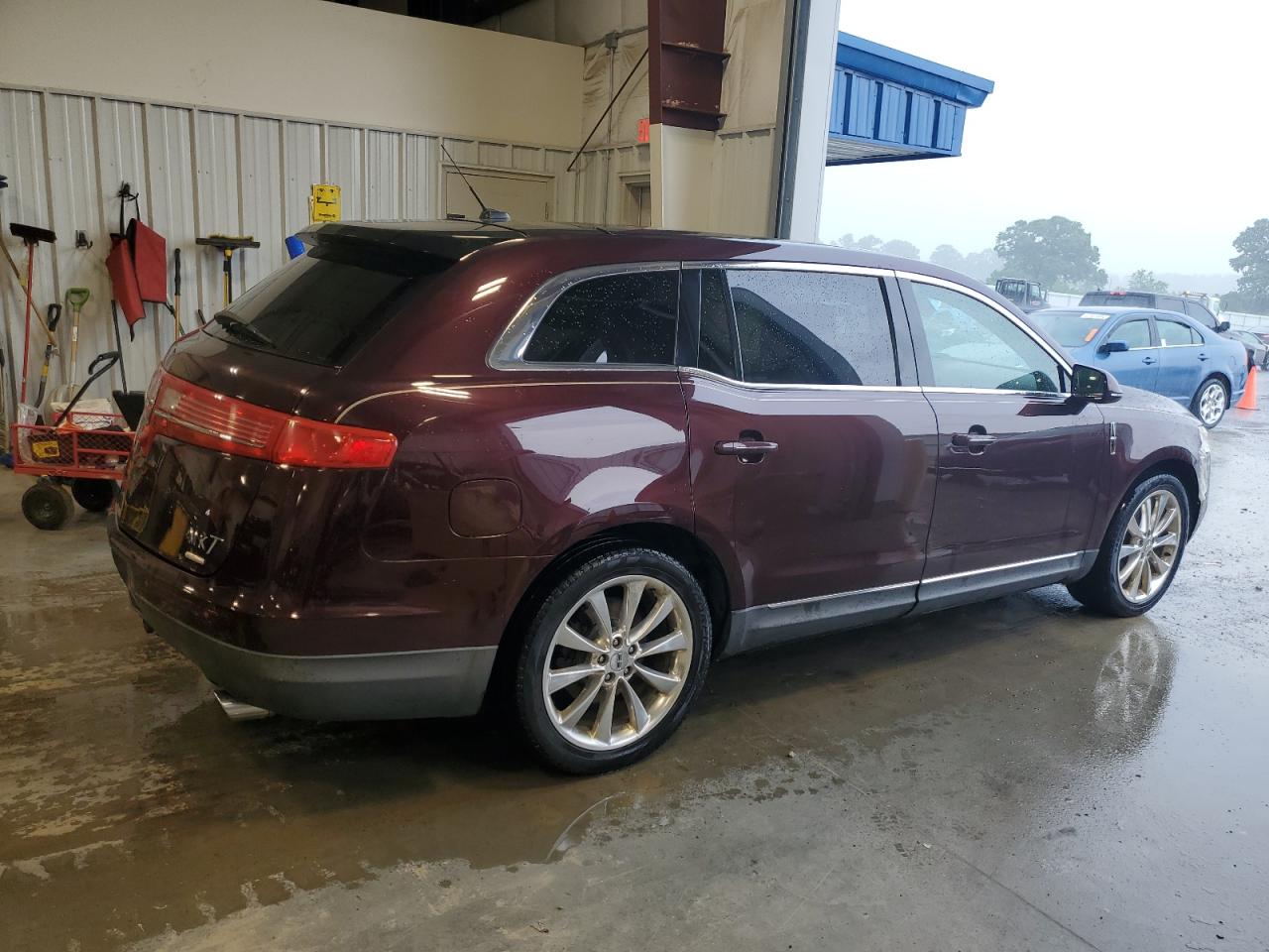 2LMHJ5AT2BBJ51042 2011 Lincoln Mkt