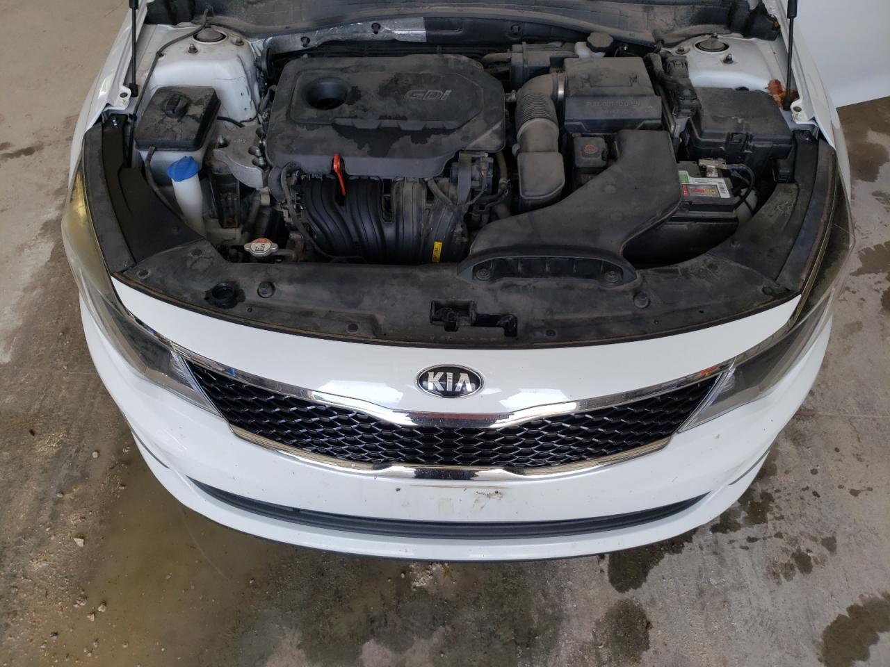 5XXGT4L3XJG235895 2018 Kia Optima Lx