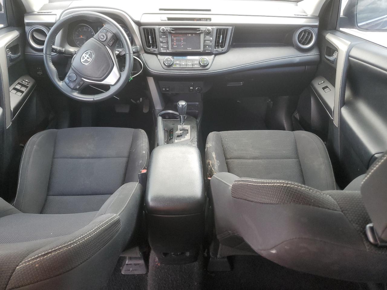 2T3WFREV6HW367624 2017 Toyota Rav4 Xle